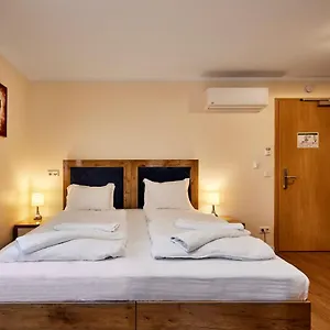 Isha Otel